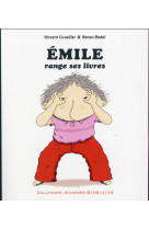 Emile range ses livres