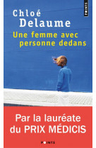 Une femme avec personne dedans